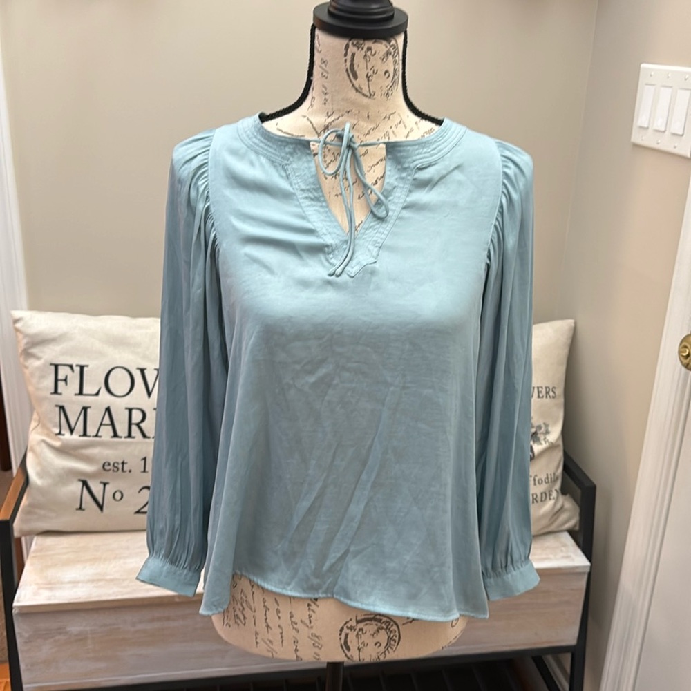 EUC Loft Light Blue Balloon Top in XSP.